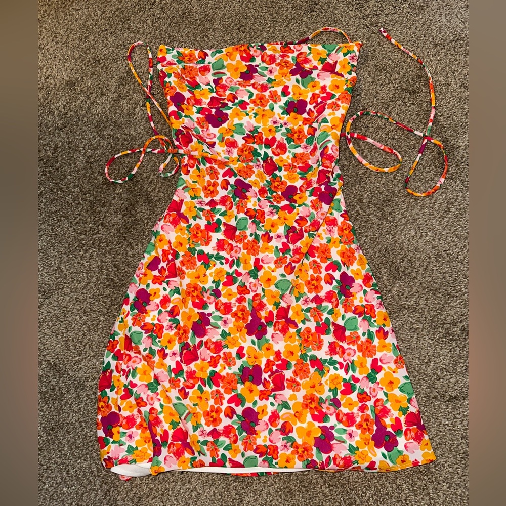 Princess Polly dress. Size 0. Color floral.